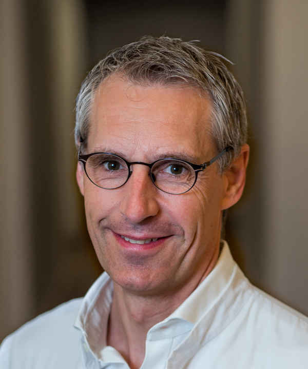 Dr. Bernd Mayer